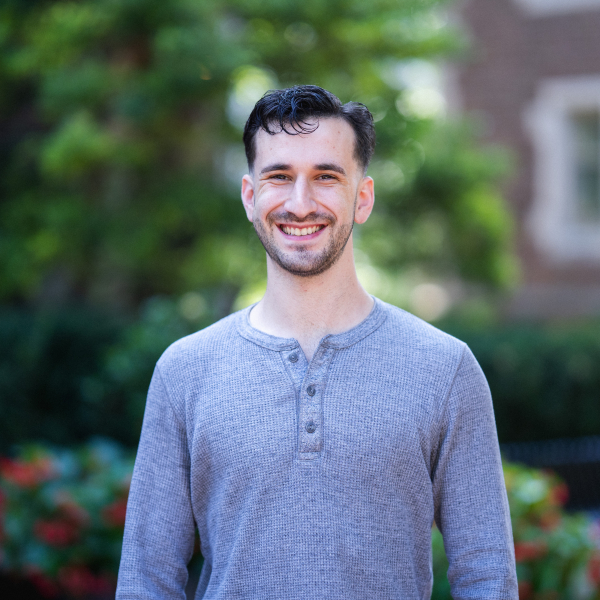 Andrew Strasberg wins Pi Sigma Alpha Best Undergraduate Paper Award 