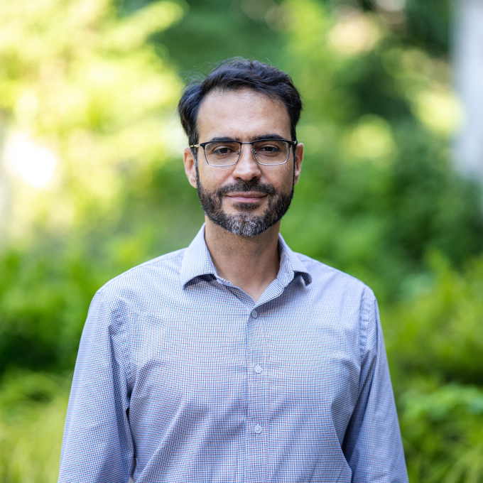 Headshot of Guillermo Rosas